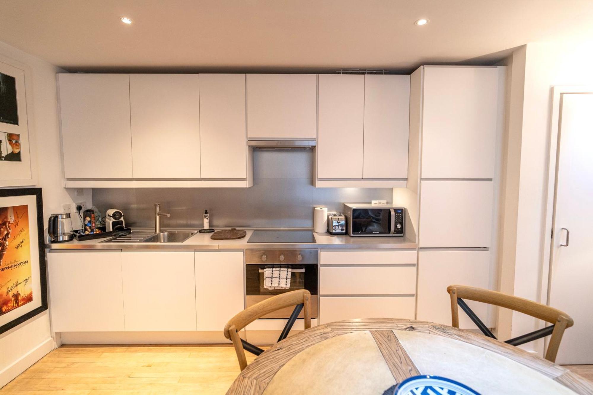 Spacious West End Duplex Apartment, W1 Central Лондон Экстерьер фото