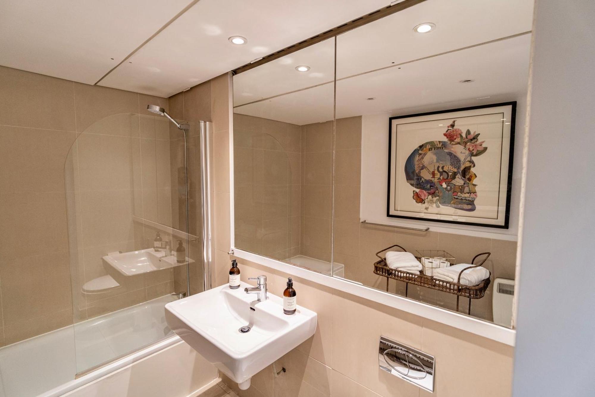 Spacious West End Duplex Apartment, W1 Central Лондон Экстерьер фото