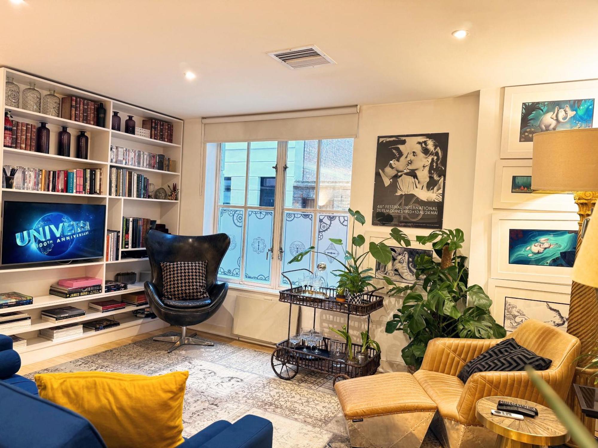 Spacious West End Duplex Apartment, W1 Central Лондон Экстерьер фото