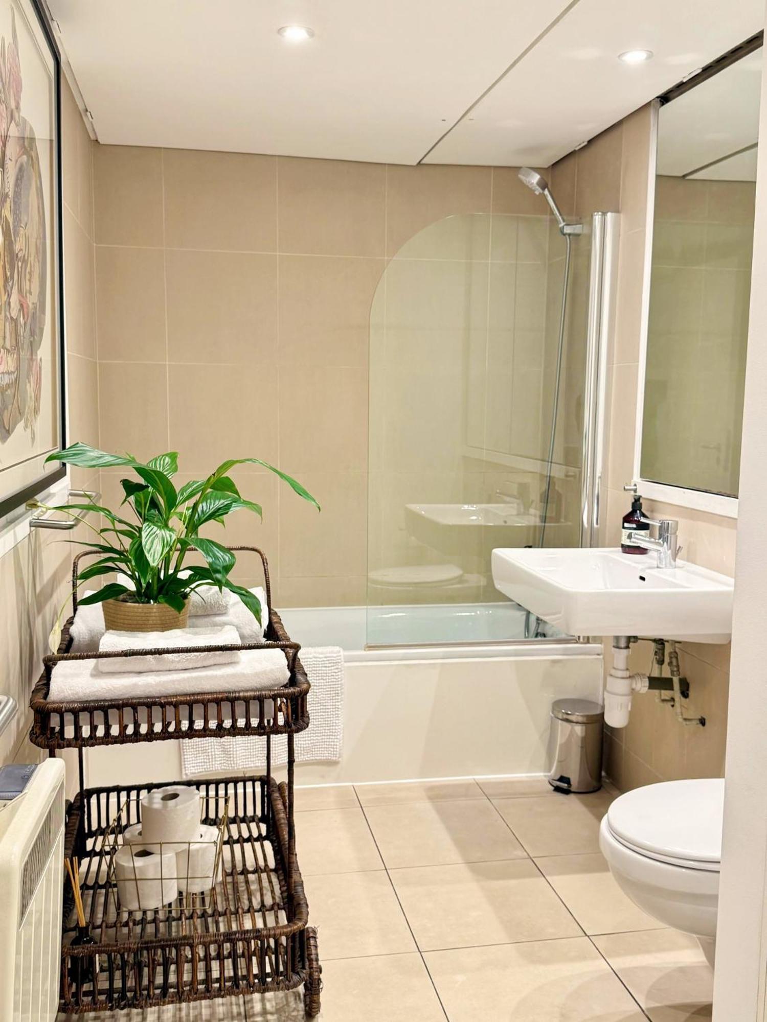 Spacious West End Duplex Apartment, W1 Central Лондон Экстерьер фото