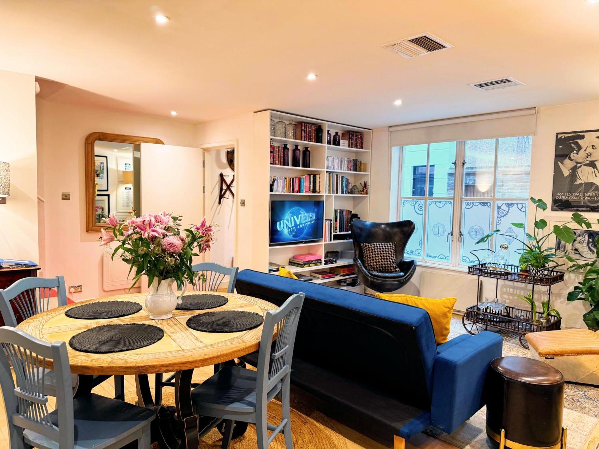 Spacious West End Duplex Apartment, W1 Central Лондон Экстерьер фото